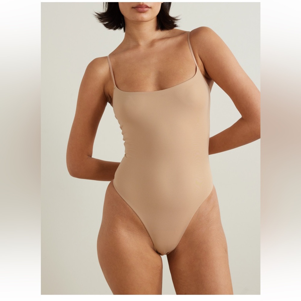NWT SKIMS Cami Thong Bodysuit - Clay